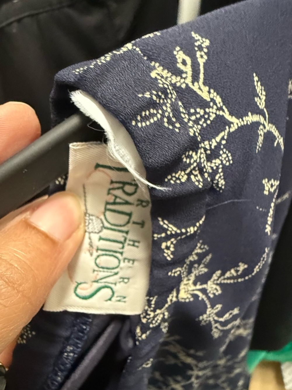 Canadian VINTAGE Northern Traditions Navy A-line Mini Skirt Cream Floral Print